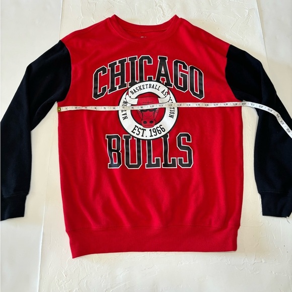 Chicago Bulls Crewneck Sweater - Picture 6 of 6
